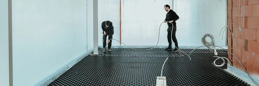 Vloerverwarming plaatsen op noppenplaat